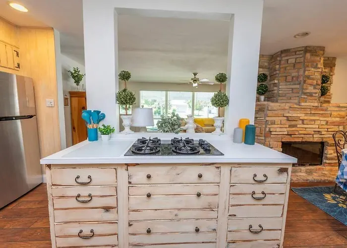 Close To Beach, Hot Tub, Pet Friendly, Firepit